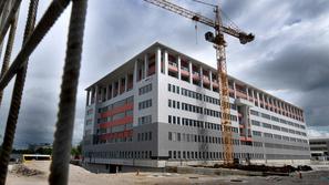 Vlada bo v kratkem na mizo dobila predlog možnih selitev v Matejevo palačo. (Fot