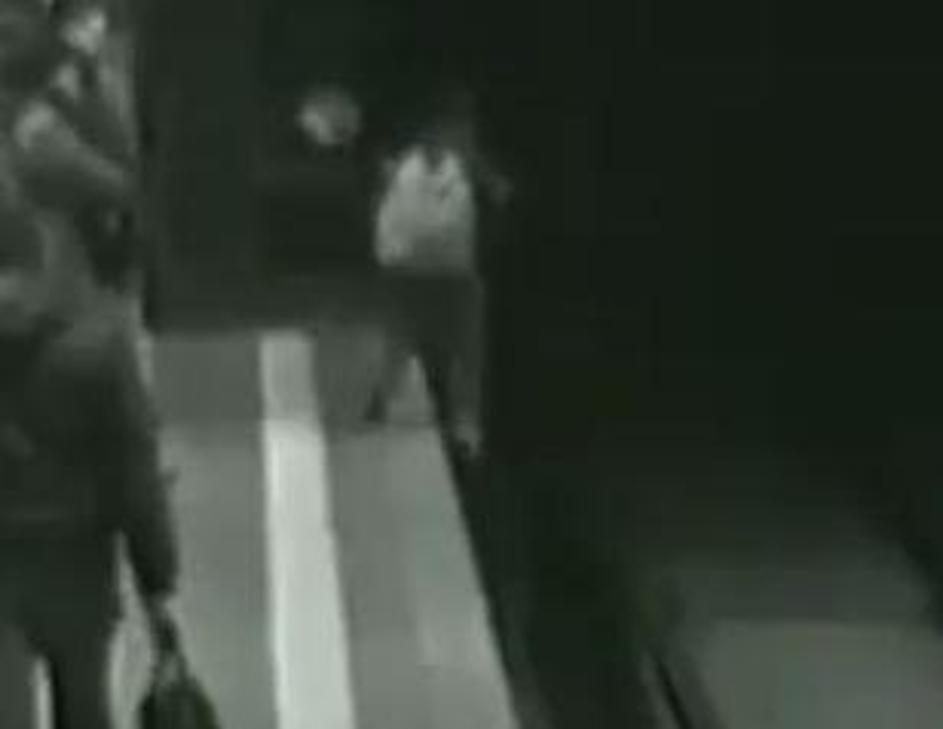 Med igranjem konzole padel na tire