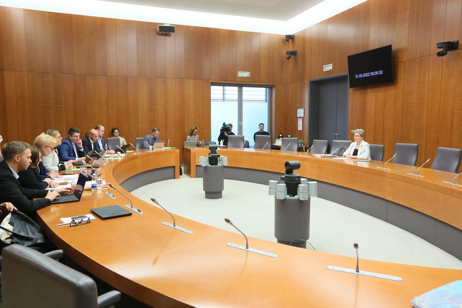 odbor za kmetijstvo, gozdarstvo in prehrano poslanci