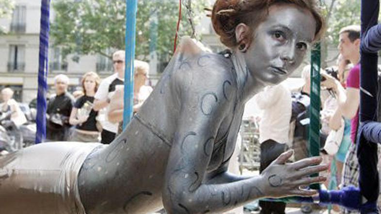 Alice Newstead je tako protestirala proti ubijanju morskih psov.