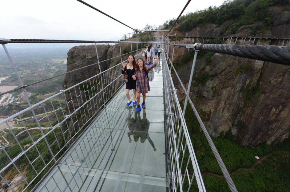 Viseči stekleni most