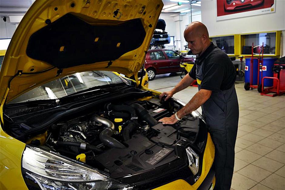 Servis vozil | Avtor: Gregor Prebil