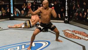 Anderson Silva bo že osmič branil naslov UFC prvaka v srednji kategoriji.