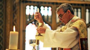 maša cerkev duhovnik