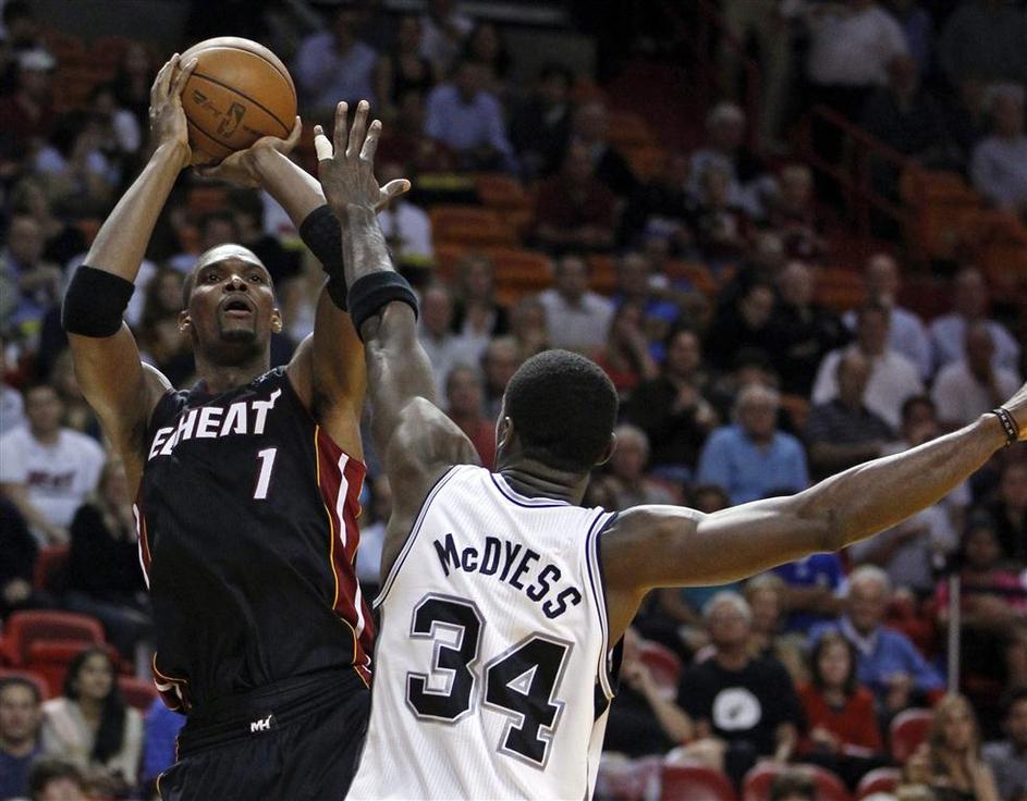 Chris Bosh in Antonio McDyess