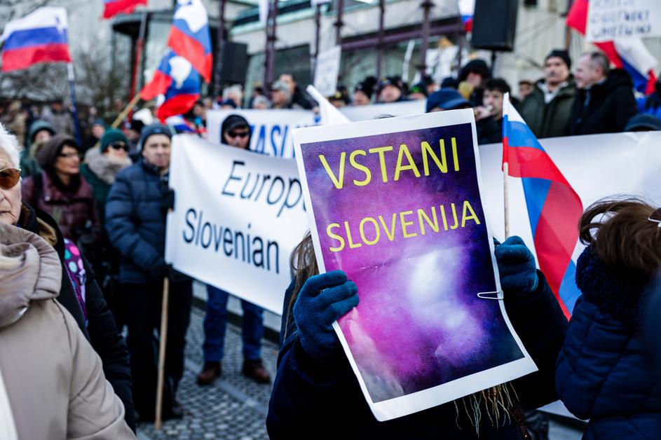 protestni shod, ki ga organizirata Inštitut 1.oktober in ljudska iniciativa Glas upokojencev