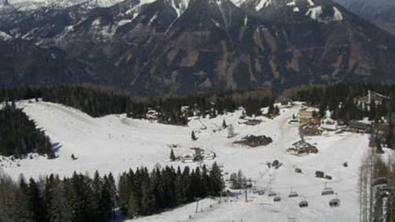 Pogrešane smučarje iščejo v obsežni akciji.