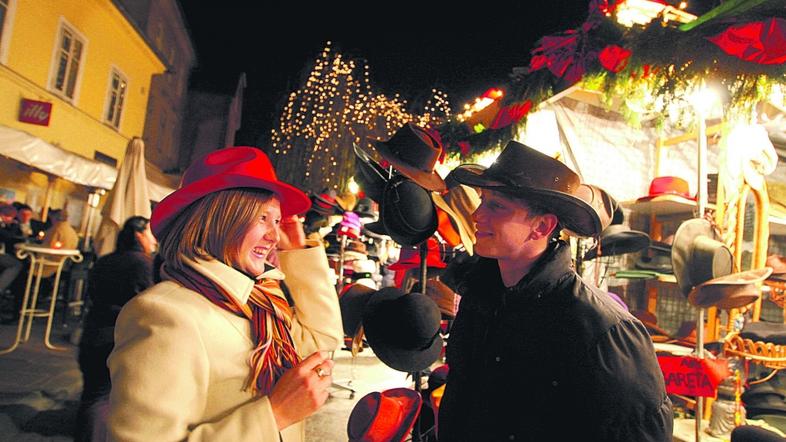 tznaslovnica 13.12.2007, stojnice ob Ljubljanici, veseli December, bozicno vzdus