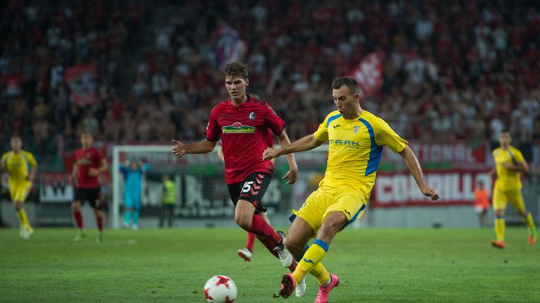 Kvalifikacije med NK Domžale in FC Freiburg.