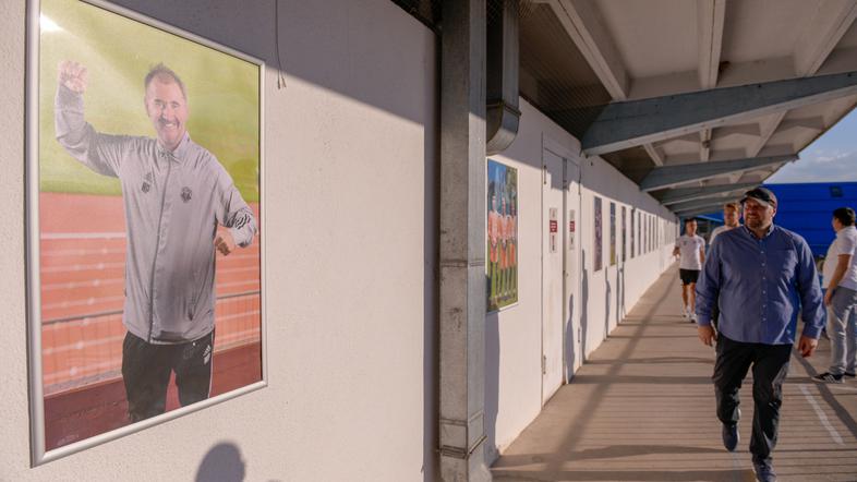 Na tribuni v Športnem centru Kranj je odprta Triglav galerija.