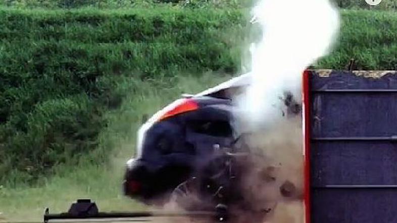 Trčenje pri 190 km/h v oviro.