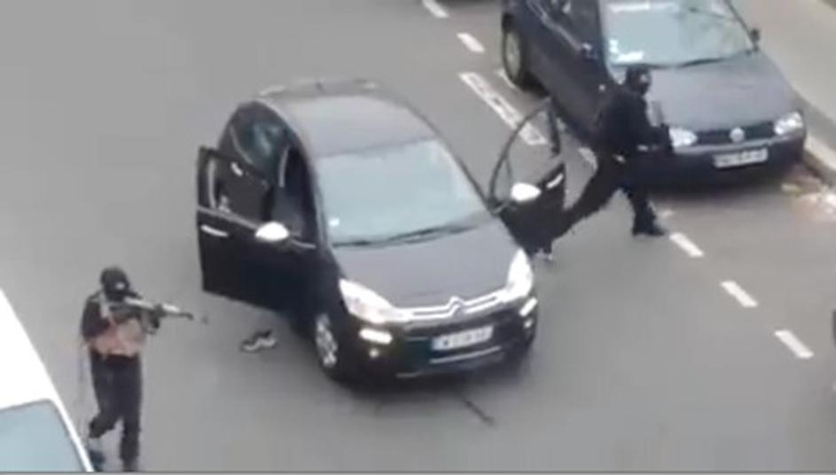 streljanje, Pariz, časnik, napadalca