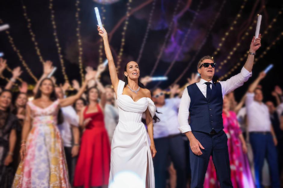 Robert Golob Tina Gaber poroka strunjan | Avtor: Facebook