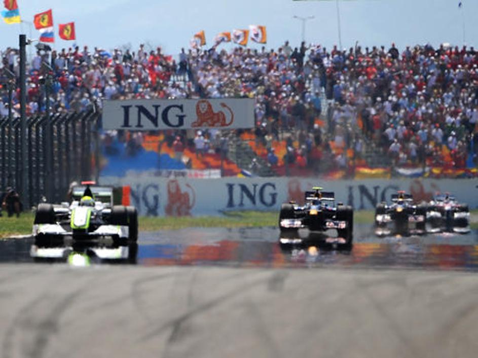 Jenson Button je povedel že v prvem krogu.