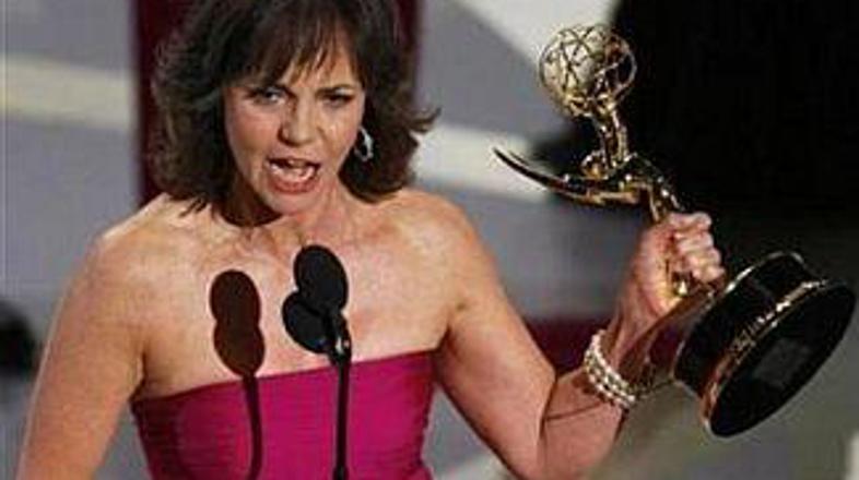 Zahvalni govor Sally Field ob prejetju emmyja so pri konservativni TV hiši cenzu