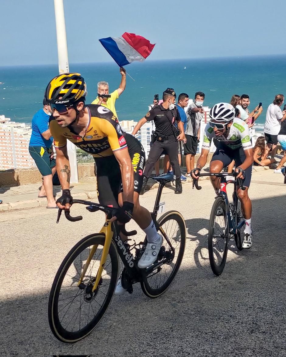 Primož Roglič in Egan Bernal | Avtor: Reševalni pas/Twitter