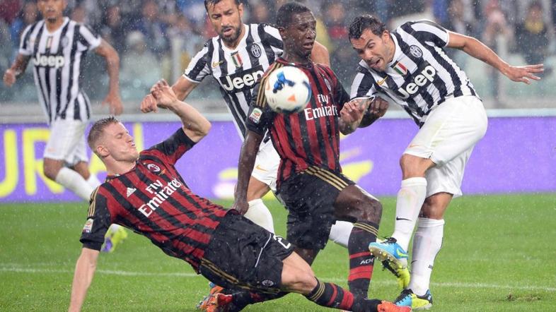 Tevez Zapata Quagliarella Juventus AC Milan Serie A Italija liga prvenstvo