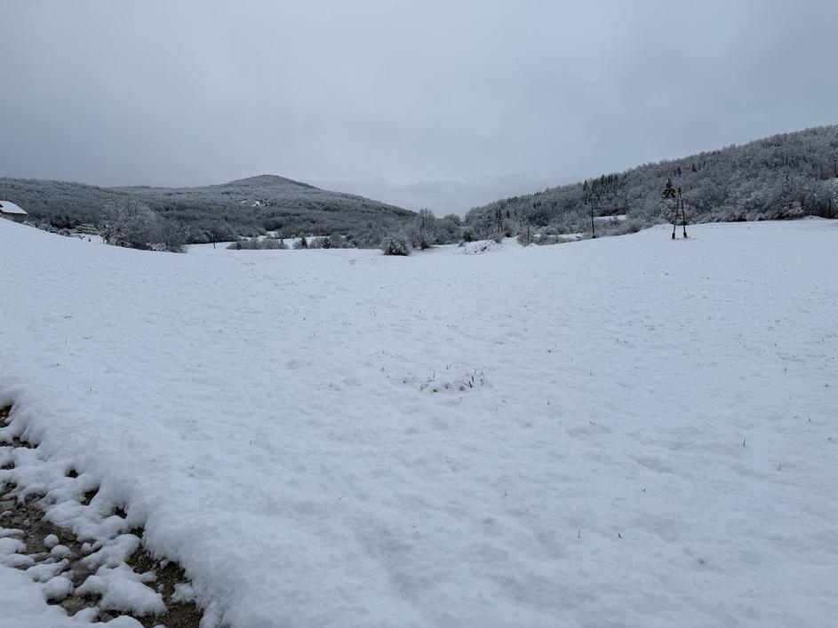 Sneg Kal pri Ivančni Gorici, Ambrus