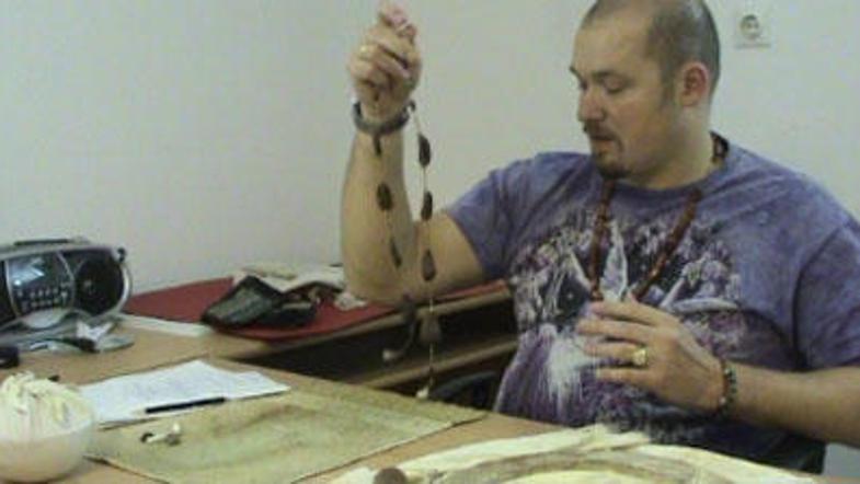 Robert Lavtar izvaja 15 različnih vrst delavnic. Kot pravi, je aktiven v Medvoda