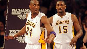 Kobe Bryant in Ron Artest