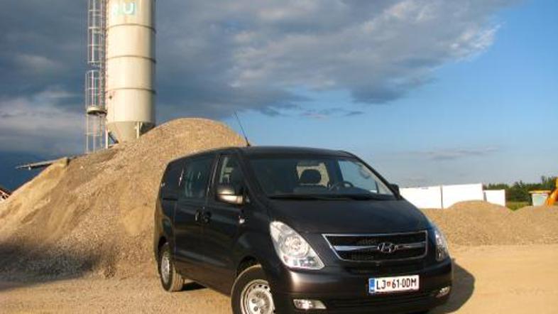 H-1 navdušuje s pogonom in okretnostjo, bolj skop od tekmecev pa je pri notranje