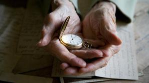 Starček svoje sobe ne da.