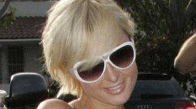 Ob pogledu na izkupiček filma Parisin nasmešek hitro izgine.