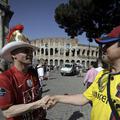 Navijači se v Rimu zbirajo že od ponedeljka. Vsaj pet tisoč jih nima vstopnice.