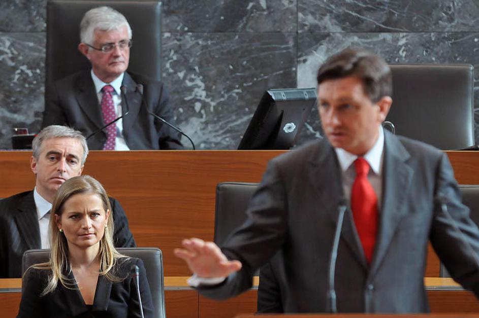 Pahor med razpravo o interpelaciji zoper Kresalovo. (Foto: Dejan Mijovič)