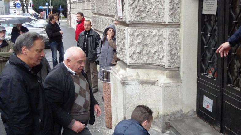 Prižiganje sveč pred MOM