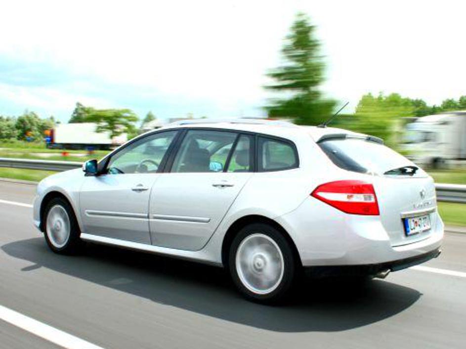 V nosu renault lagune GT se je v testnem primeru vrtel najmočnejši med dvolitrsk