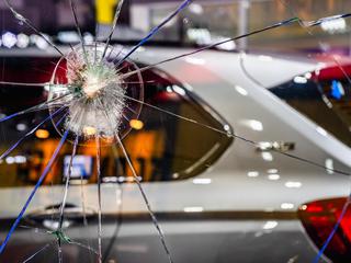 poškodovano vetrobransko steklo