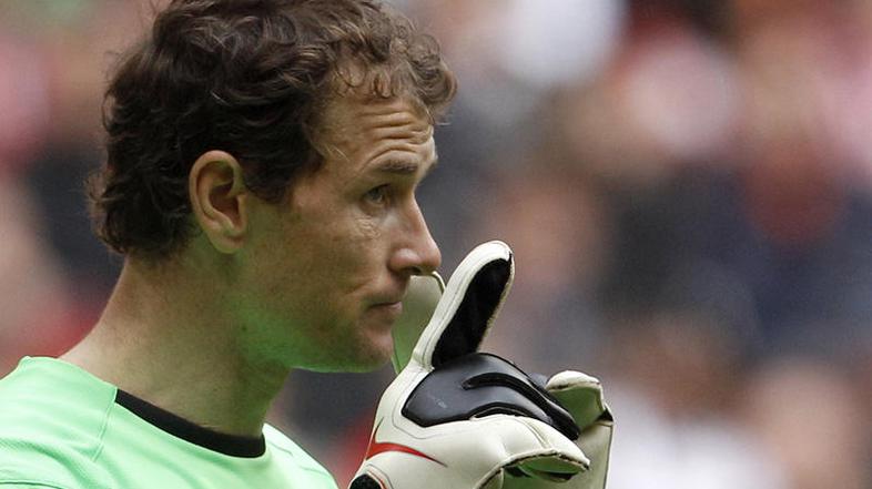 Arsene Wenger že trenira z Arsenalom. Podpisal sicer še ni. (Foto: Reuters)