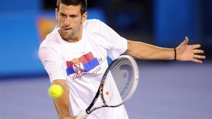 Novak Djoković od začetka tedna trenira na igriščih Melbourne Parka. (Foto: EPA)