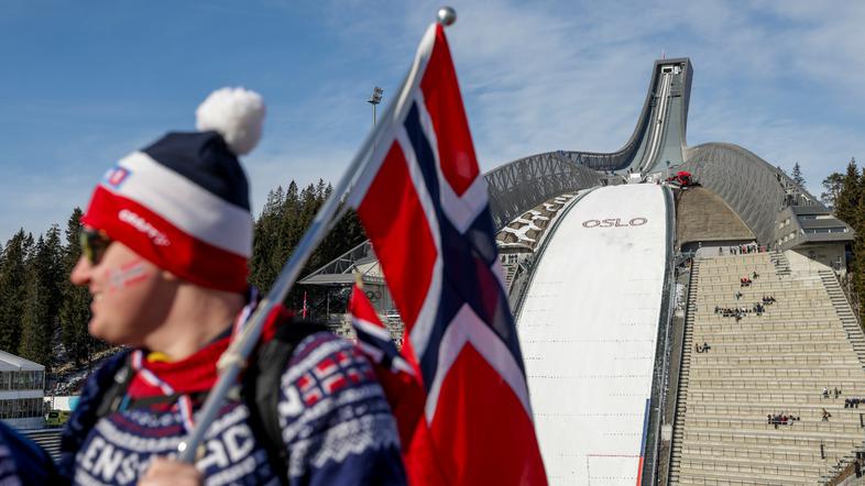 skoki norveška zastava skakalnica