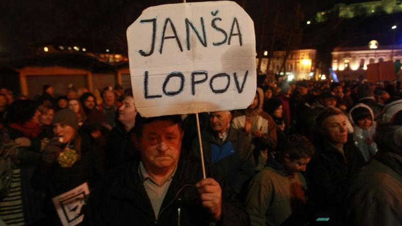 slovenija 30.11.12. protesti v ljubljani, protest proti oblasti, foto: sasa desp