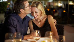 Par, ljubezen, zveza, večerja
