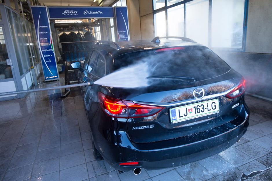 avtopralnica | Avtor: Anže Petkovšek