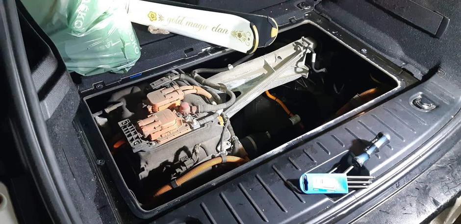 Pri nesreči električnega BMW i3 so posredovali gasilci PGD Zreče | Avtor: PGD Zreče/Marjan Jelenko