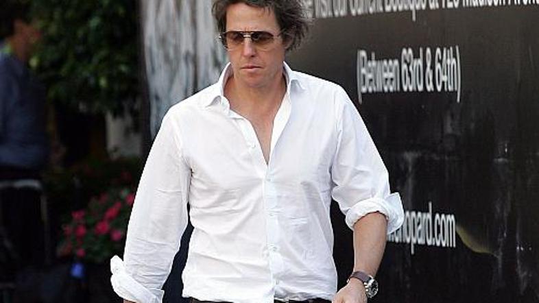 Liz je poročena, Hugh še naprej (zadnje čase) samski tava po svetu ... In Liz no