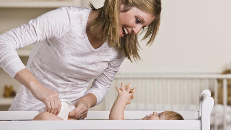 Na začetku se vam bo zdelo previjanje težko. (Foto: Shutterstock)