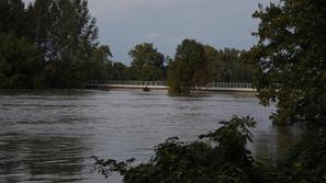 Takšna je bila Krka pretekli konec tedna. Krka je danes edina reka, ki še narašč