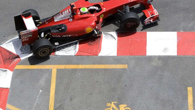 Ferrarija in McLaren Mercedesa sta znova v ospredju.