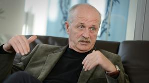 slovenija 27.11.13, Andrej Mozina, predsednik zdravniske zbornice Slovenije, int