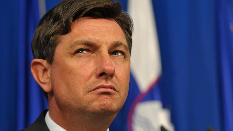 Pahor se trenutno vozi v vladnem audiju. Kot zatrjujejo pri Porsche Slovenija, j