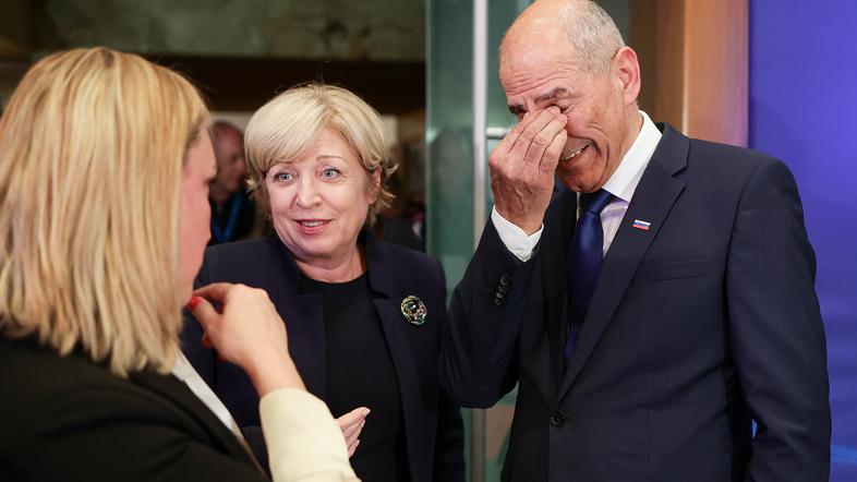 Kristina Hacin, Romana Tomc, Janez Janša