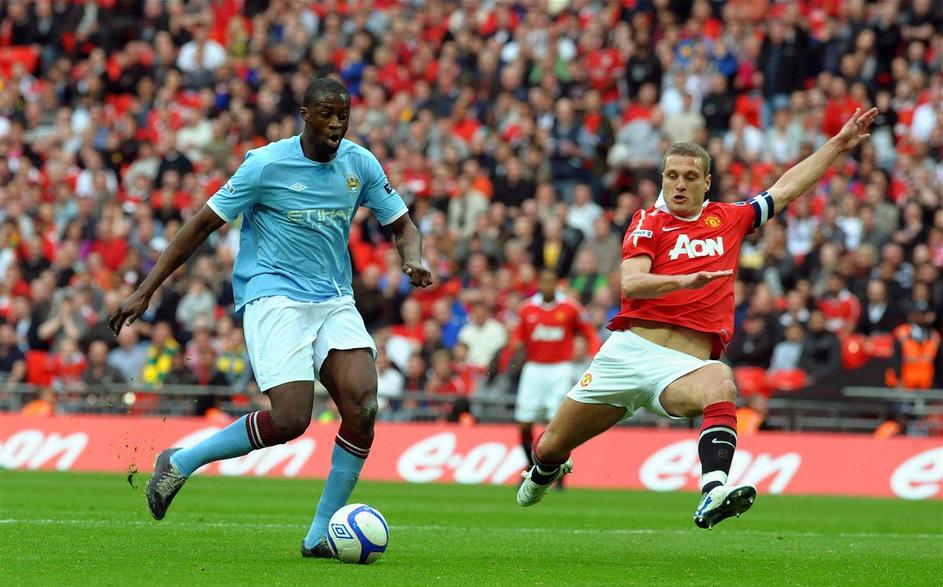 Yaya Toure Nemanja Vidić Vidic gol zadetek strel