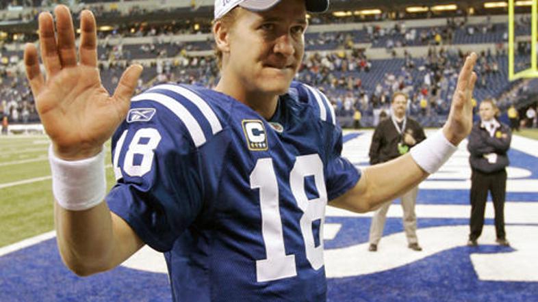 Peyton Manning je MVP tretjič, že devetič pa je v eni sezoni presegel 4.000 jard