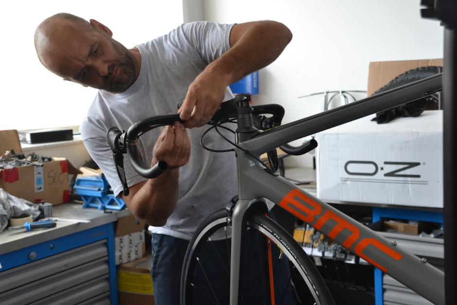 Servis kolesa | Avtor: Gregor Prebil